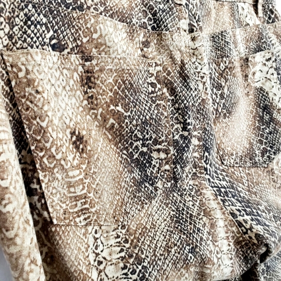 Lauren Ralph Lauren Petite Python Skinny Jeans - Picture 13 of 14